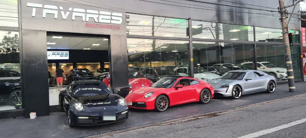Porsches na porta da loja